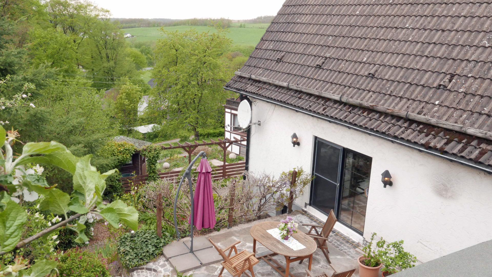 203 2-246 - Reichshof-Nosbach: Achtung Naturliebhaber, massives kleines Wohnhaus