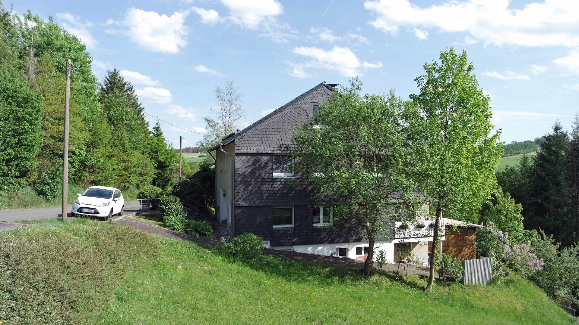 238 2-283 - Reichshof-Mittelagger: Sanierte und geräumige Doppelhaushälfte