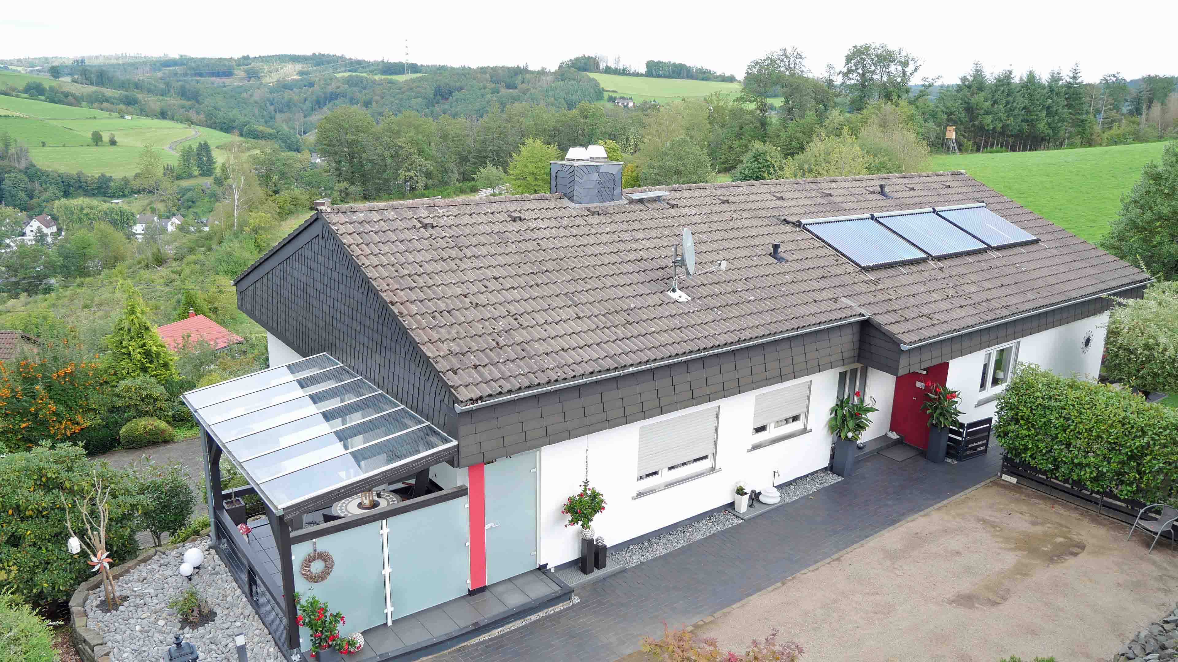 296 2-343 - Morsbach: Bungalow mit ELW in Höhenlage