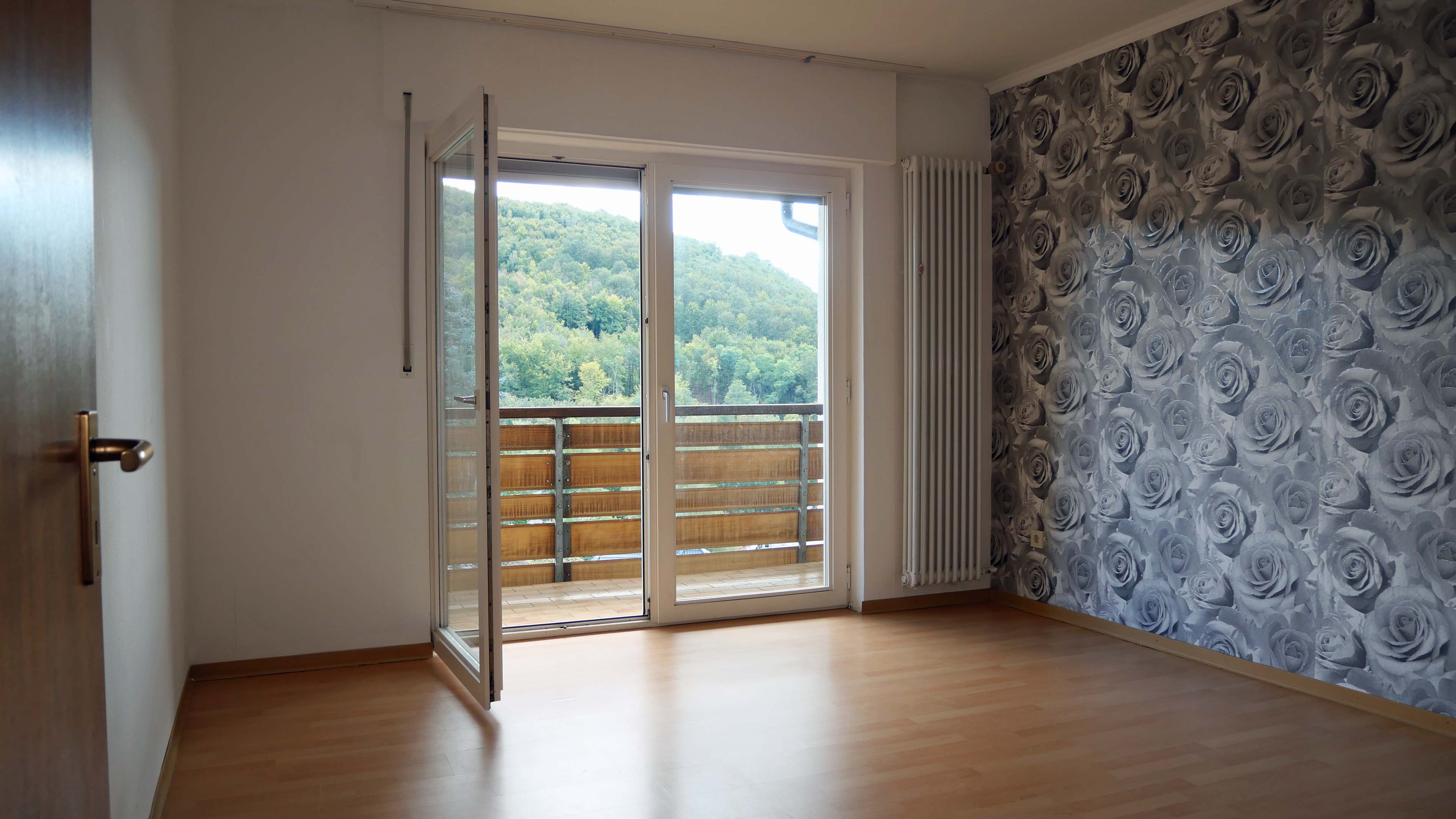 Morsbach: Doppelhaus im Zentrum, 3 Schlafzimmer im OG