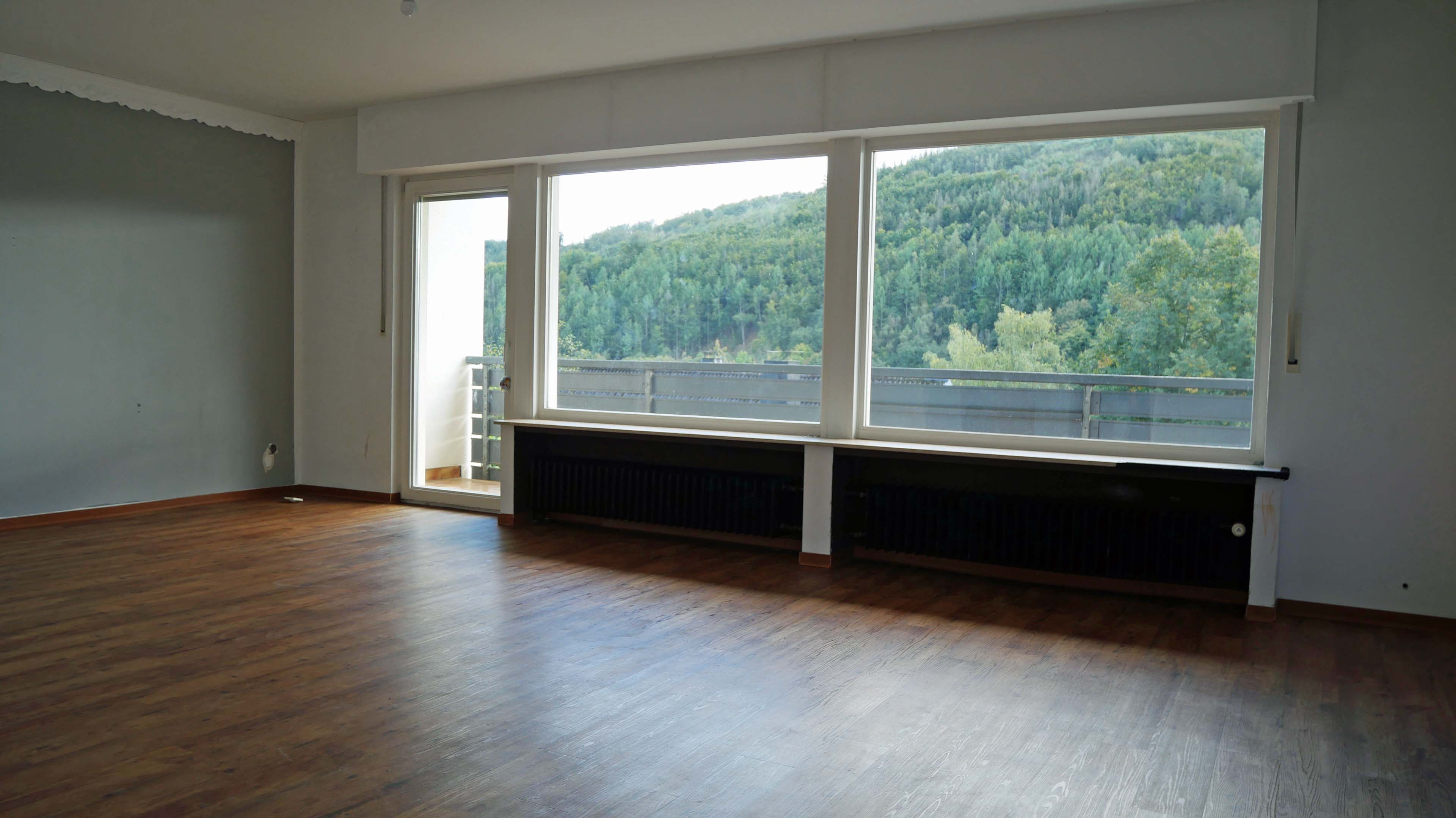 Morsbach: Doppelhaus im Zentrum, ...Balkone mit diesem Blick