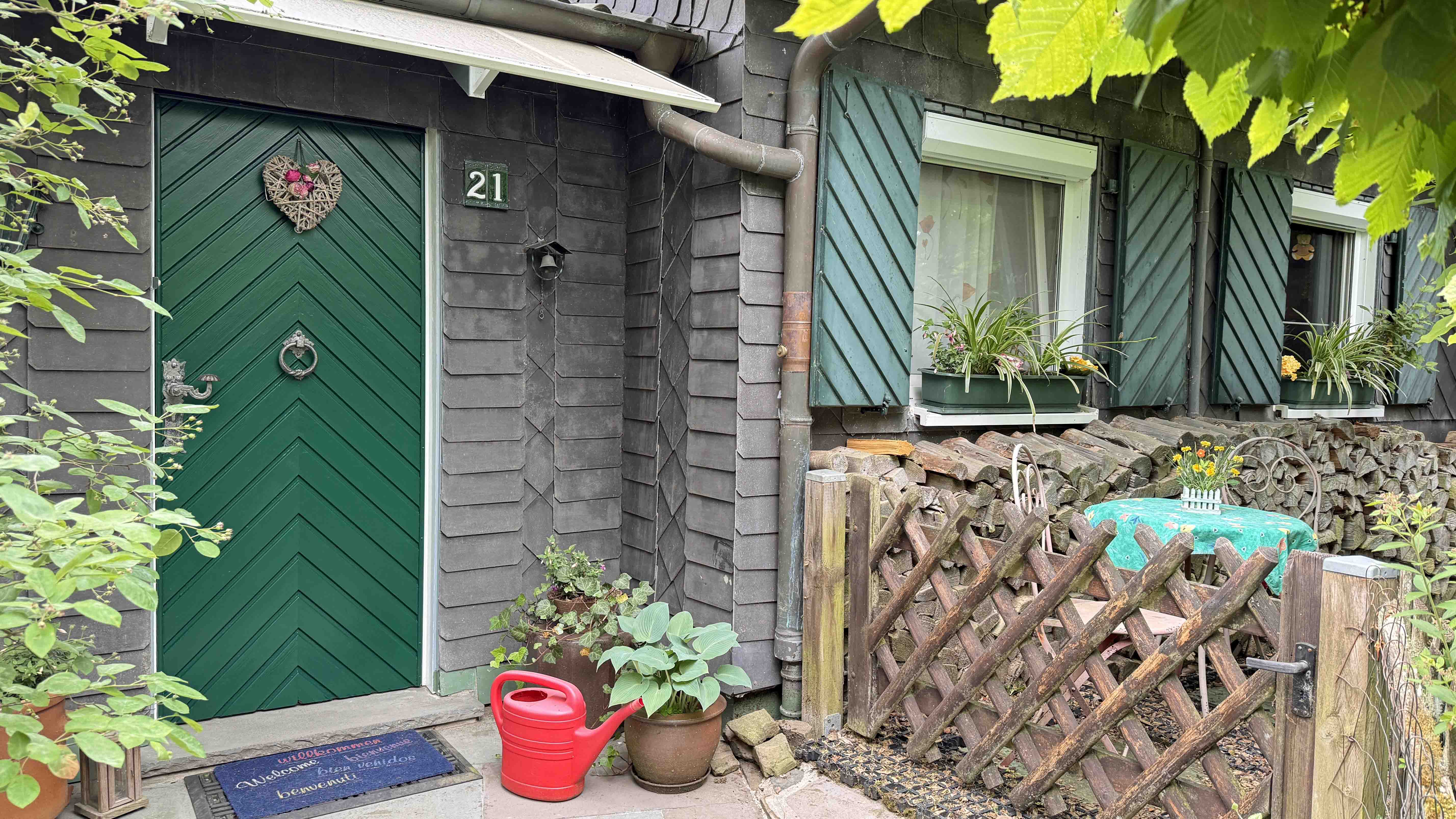 367 2-427 - VERKAUFT  Windeck-Perseifen: Das kleine Paradies in herrlicher Höhen-/Naturlage