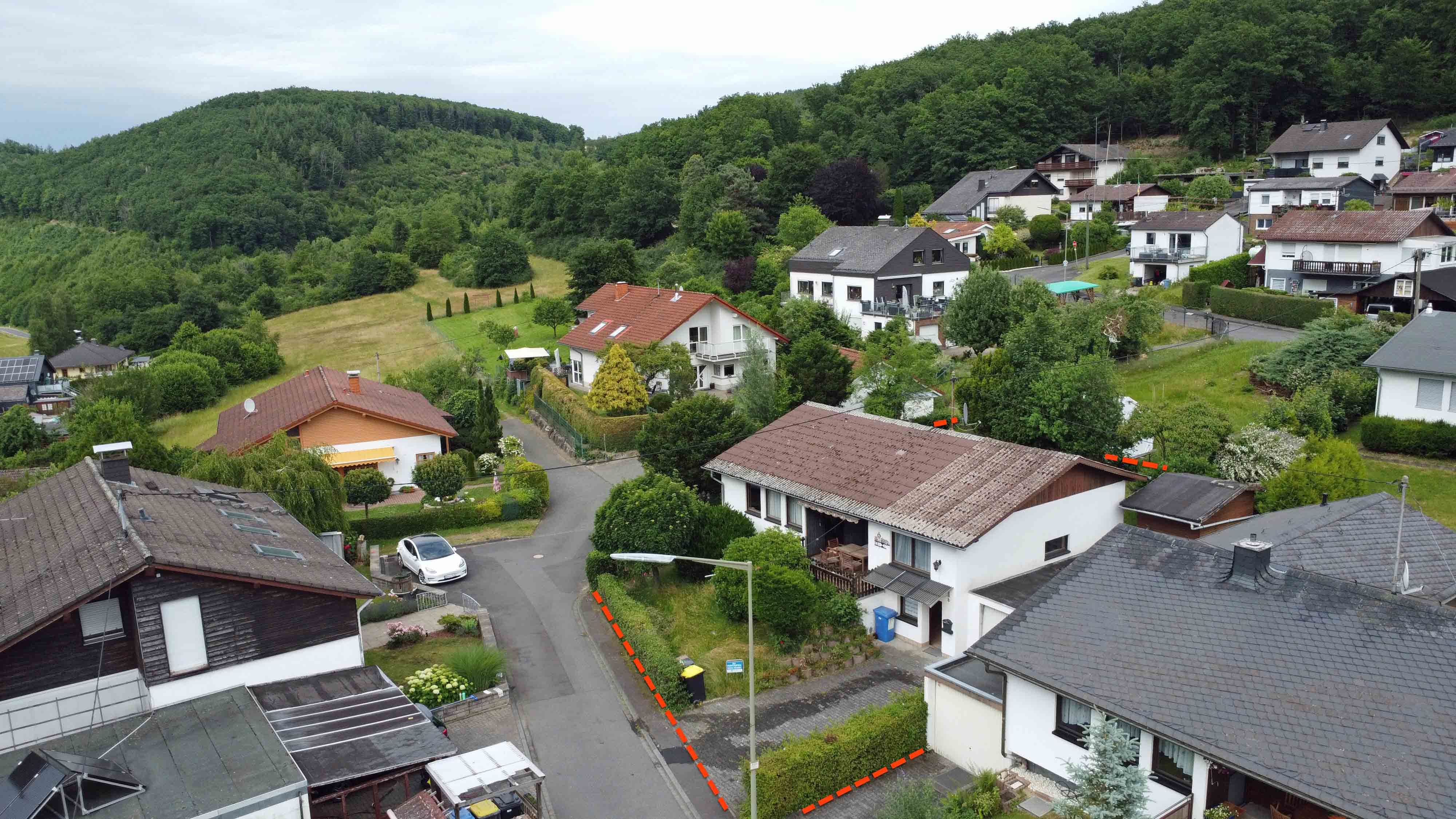 Selbach: Kleiner Bungalow - naturnah, ruhig und preiswert, ...am Ortsrand einer kleinen Siedlung in der Natur