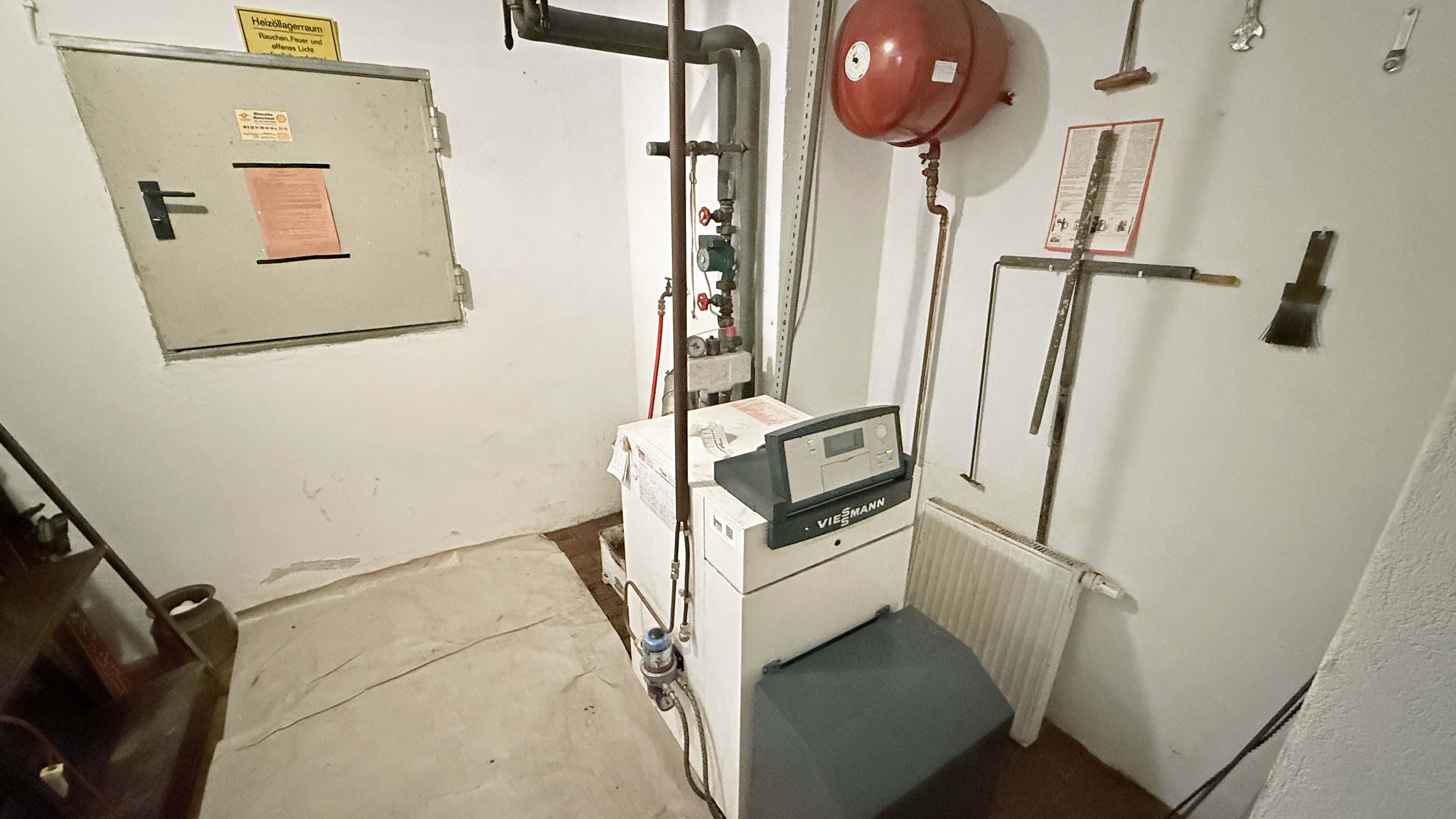 Morsbach-Herbertshagen: besondere Lage - besonderes Haus, Ölheizung Bj. 2003 (inkl. Schornsteinsanierung)