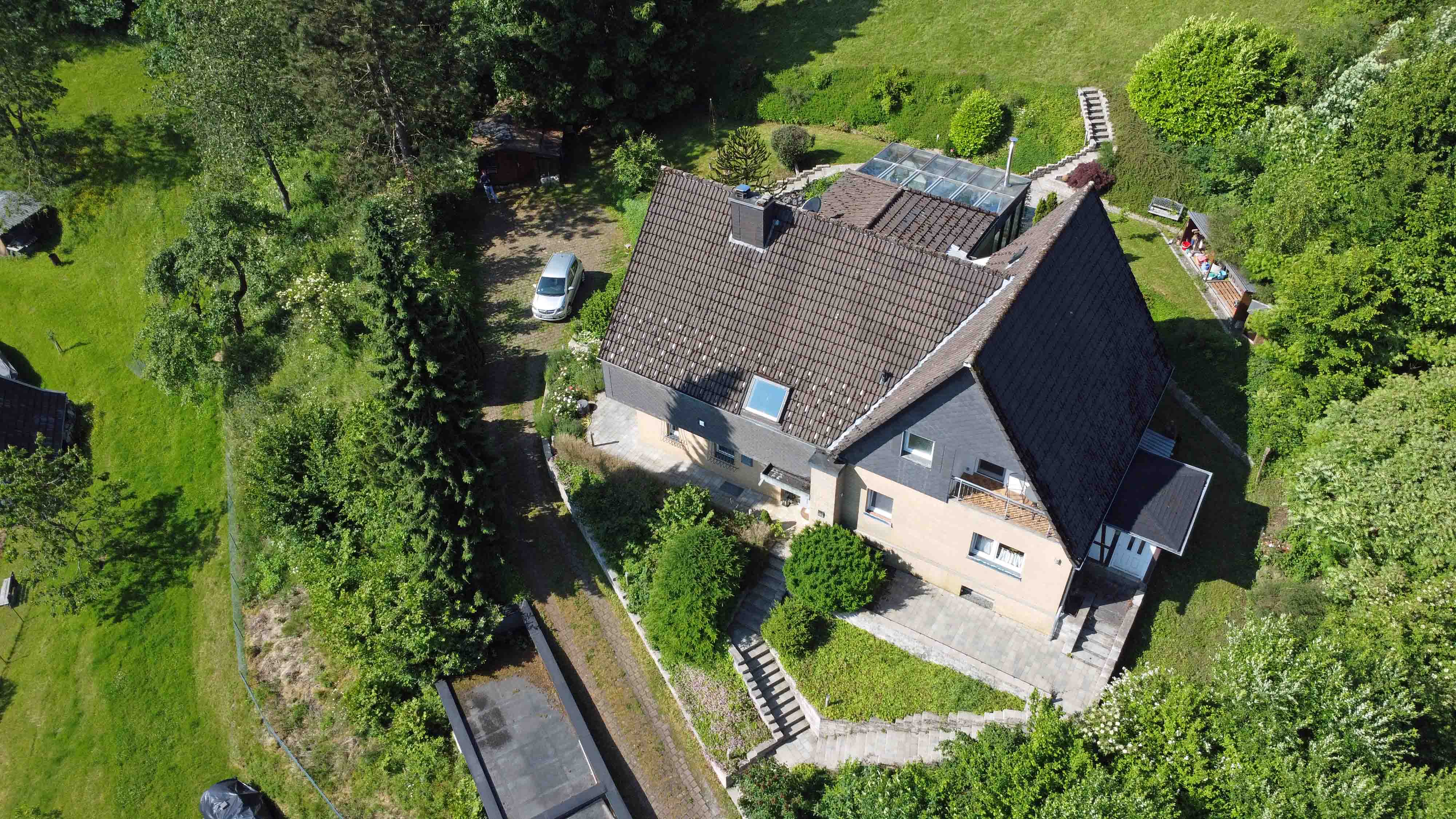 Morsbach-Herbertshagen: besondere Lage - besonderes Haus, 2.141 m² uneinsehbares Grundstück mit privater... 