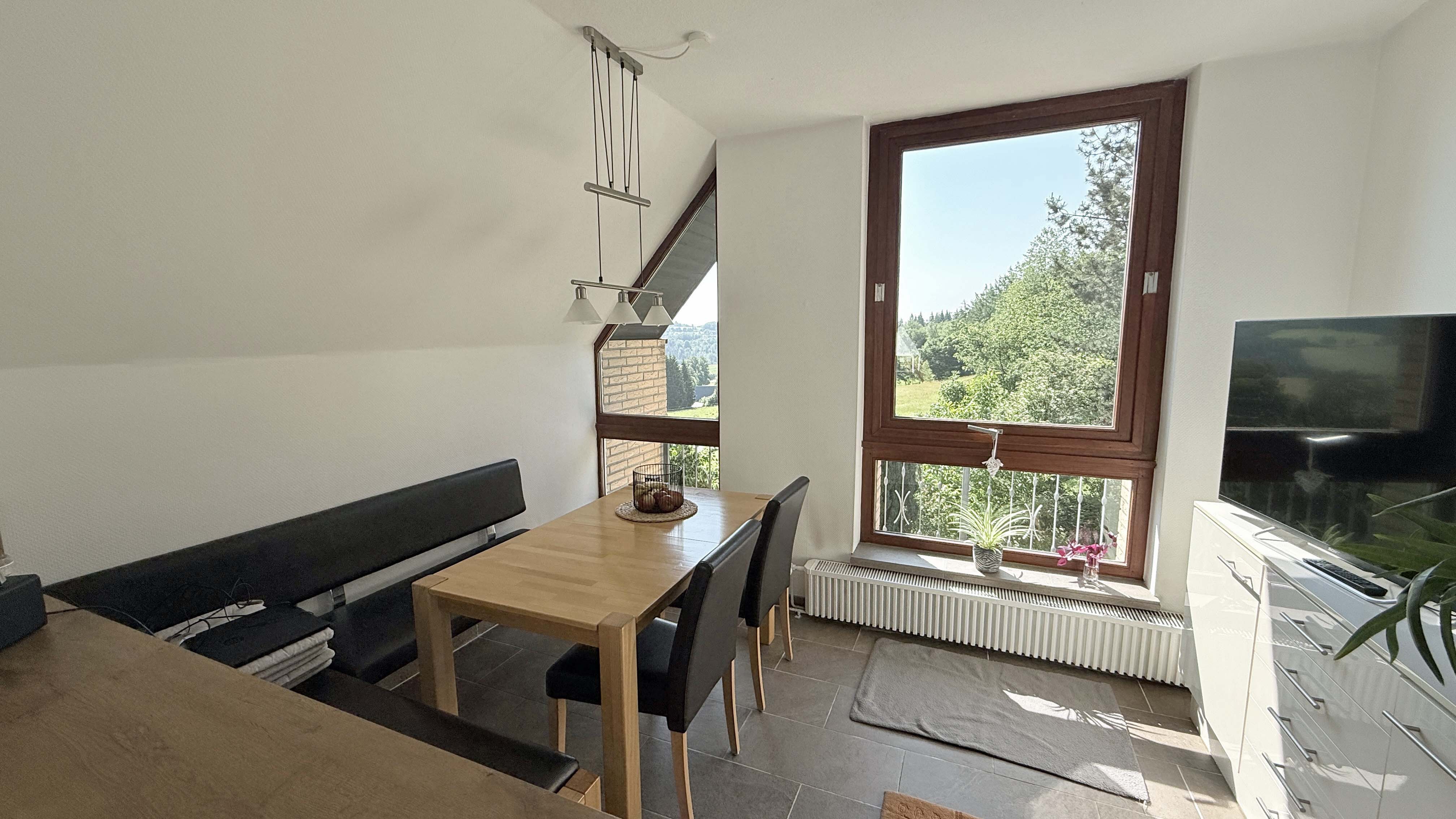 Morsbach-Herbertshagen: besondere Lage - besonderes Haus, ...(natürlich) mit Aussicht