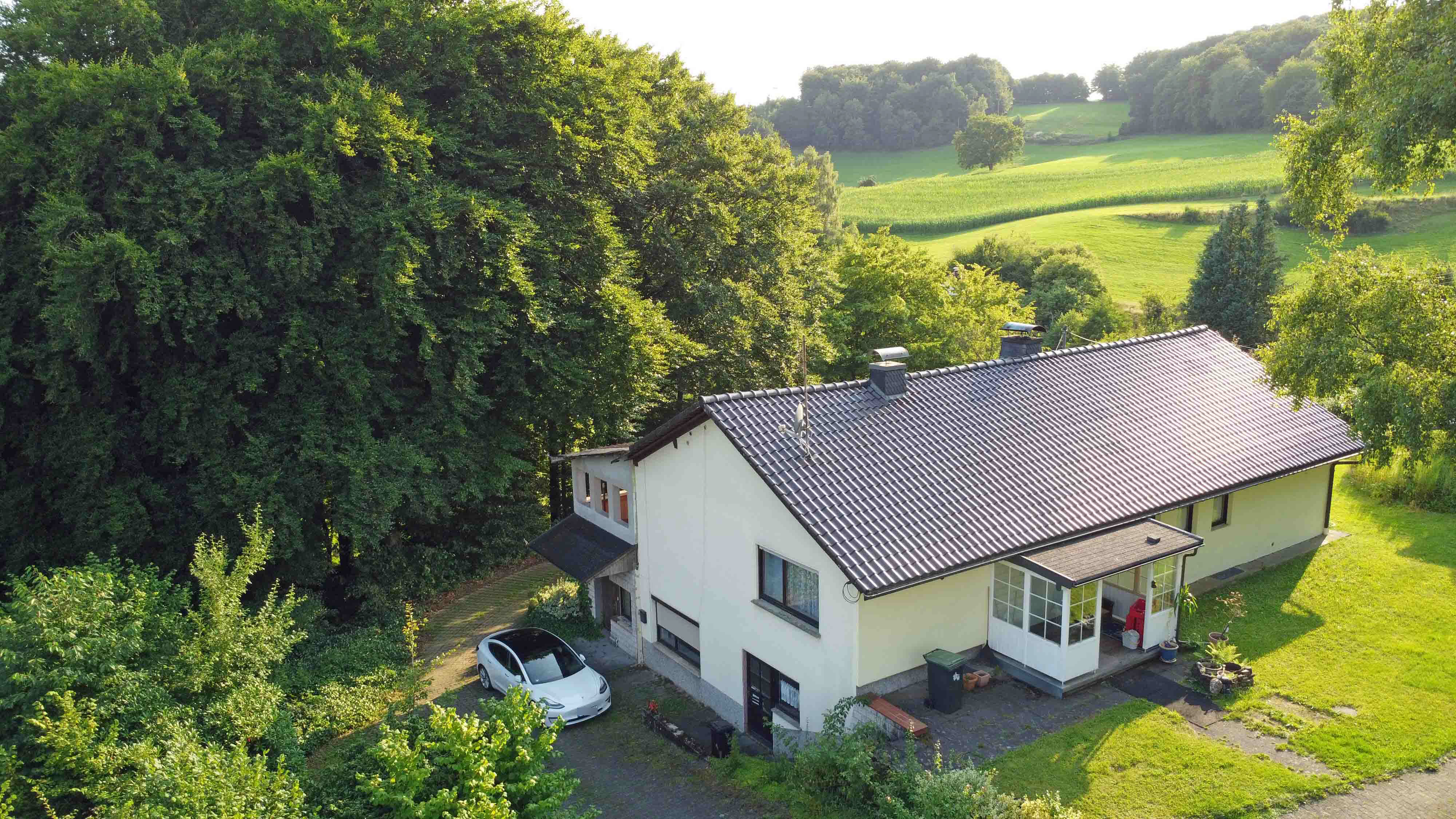 377 2-435 - Morsbach-Springe: Landhaus auf 9.377 m² Wiesengrundstück