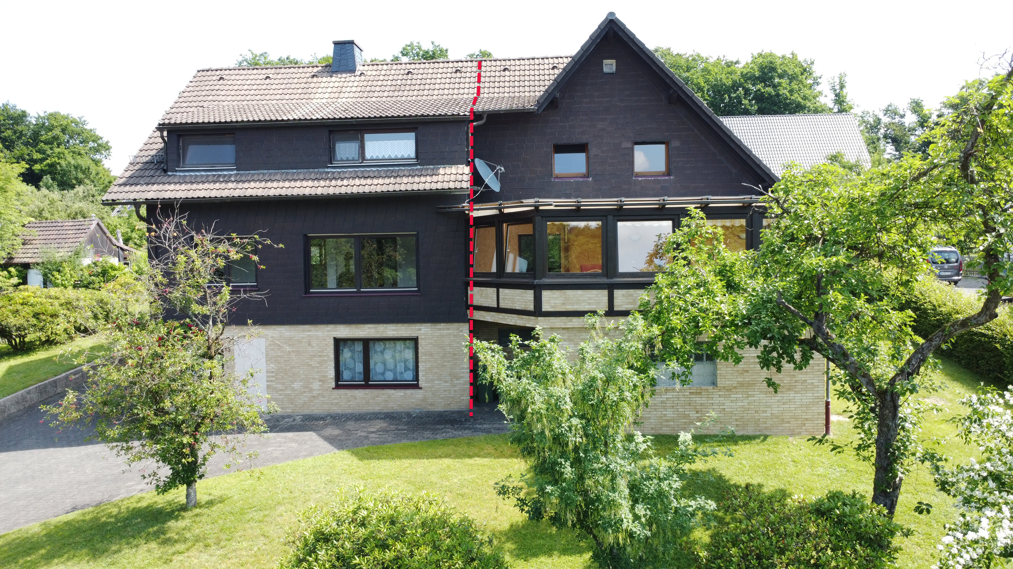 Reichshof-Denklingen: Perfekt für zwei Generationen, ...getrennt als jeweils große "Eigentumswohnung"