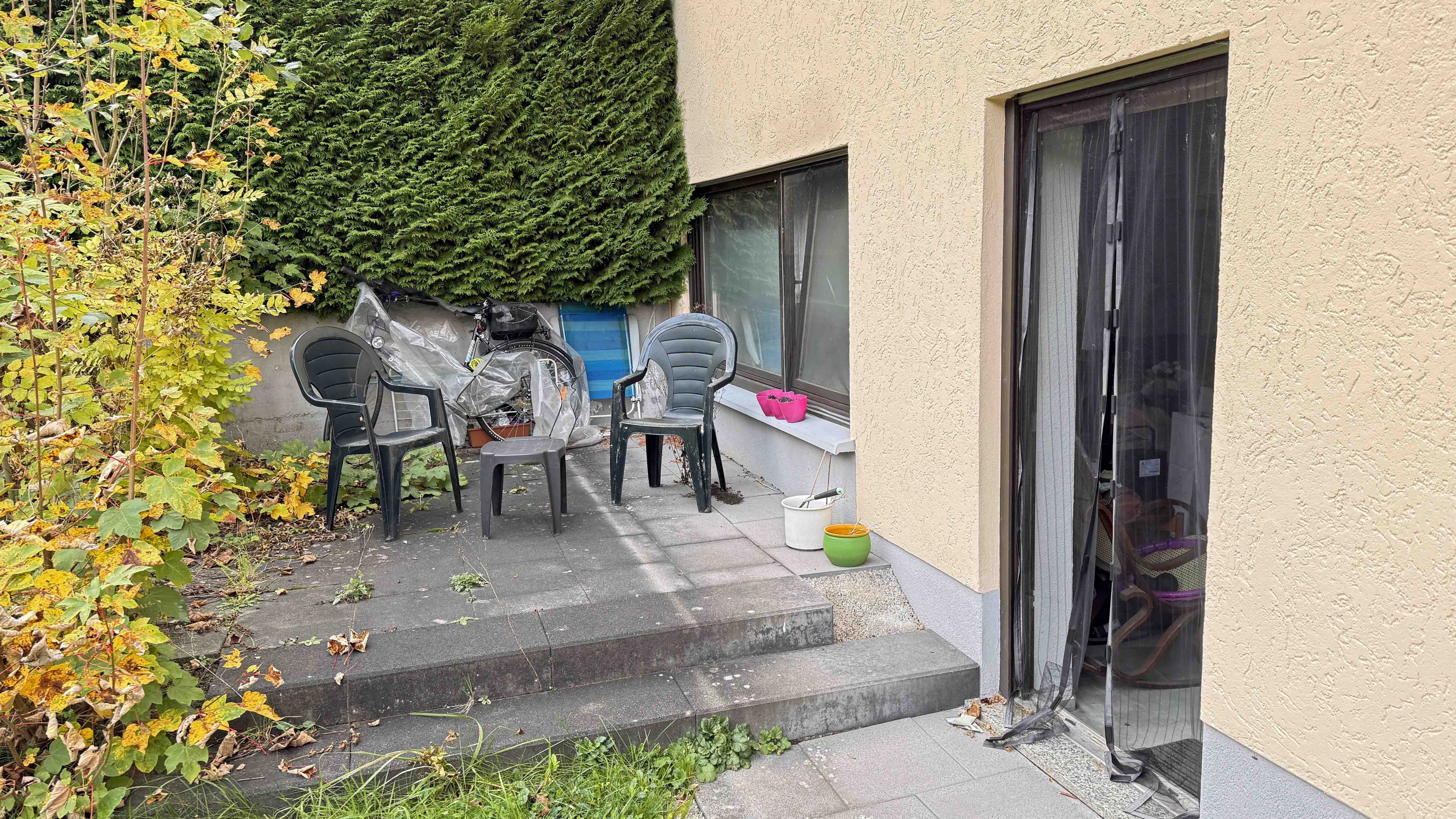 Morsbach-Bitze: EFH mit ELW / preiswert und gut, ELW im UG (65 m²) mit Terrasse (8 m²)