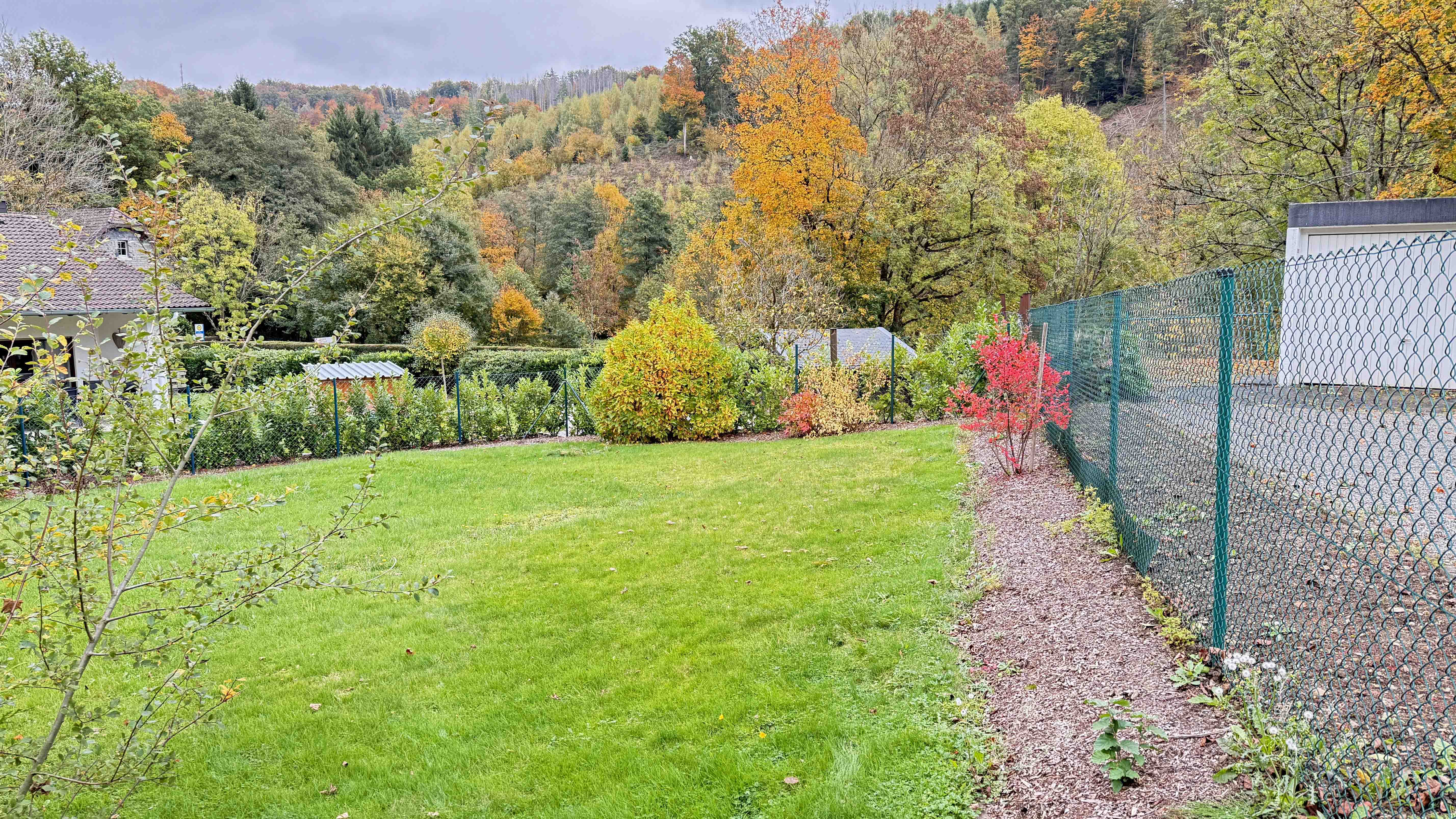 Morsbach-Bitze: EFH mit ELW / preiswert und gut, ...herrlichem Blick ins Grüne