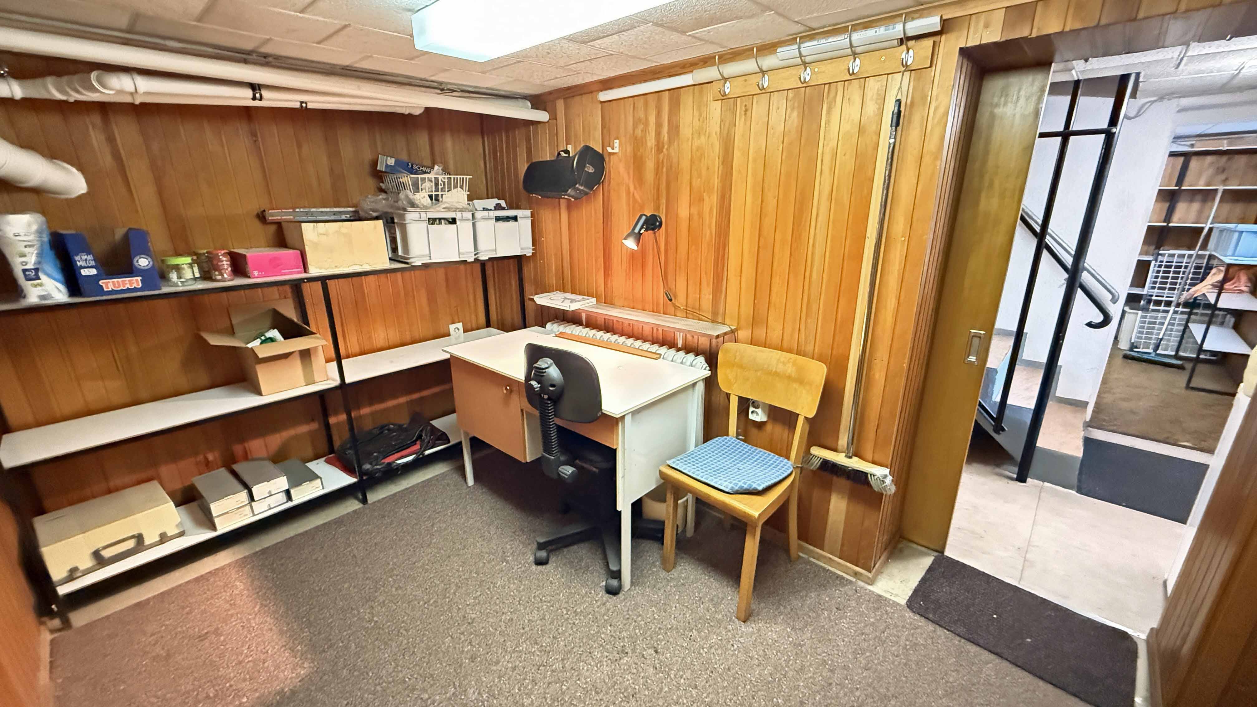 Morsbach: Baujahr 1939, aber modernisiert, barrierefrei, preiswert und gut, zum Teil wohnlich ausgebauter Keller mit...