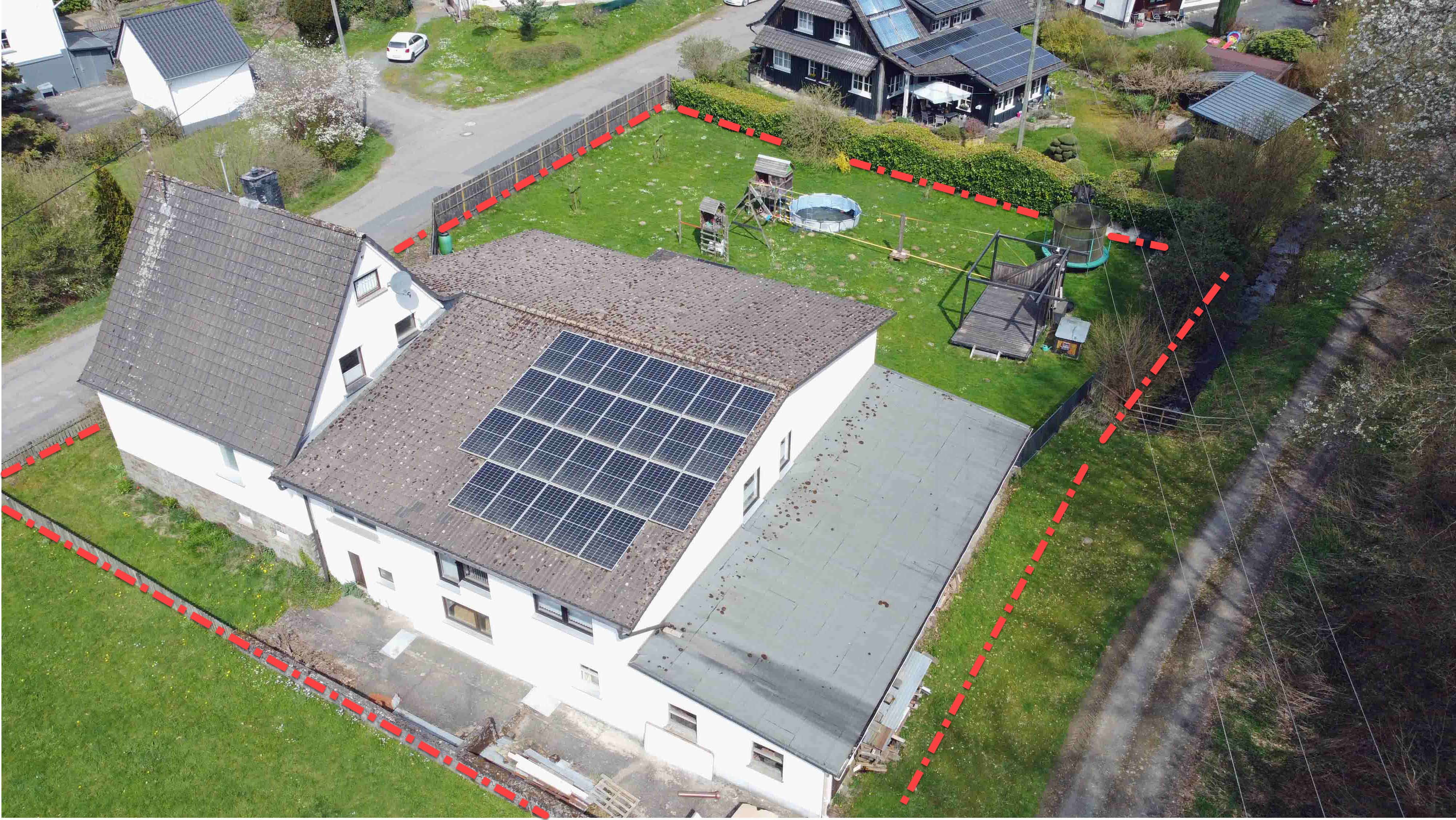 Morsbach-Ellingen: Viel Platz und Natur / Familienparadies am Waldrand, 1.275 m² großes, ebenes, eingezäuntes Grundstück