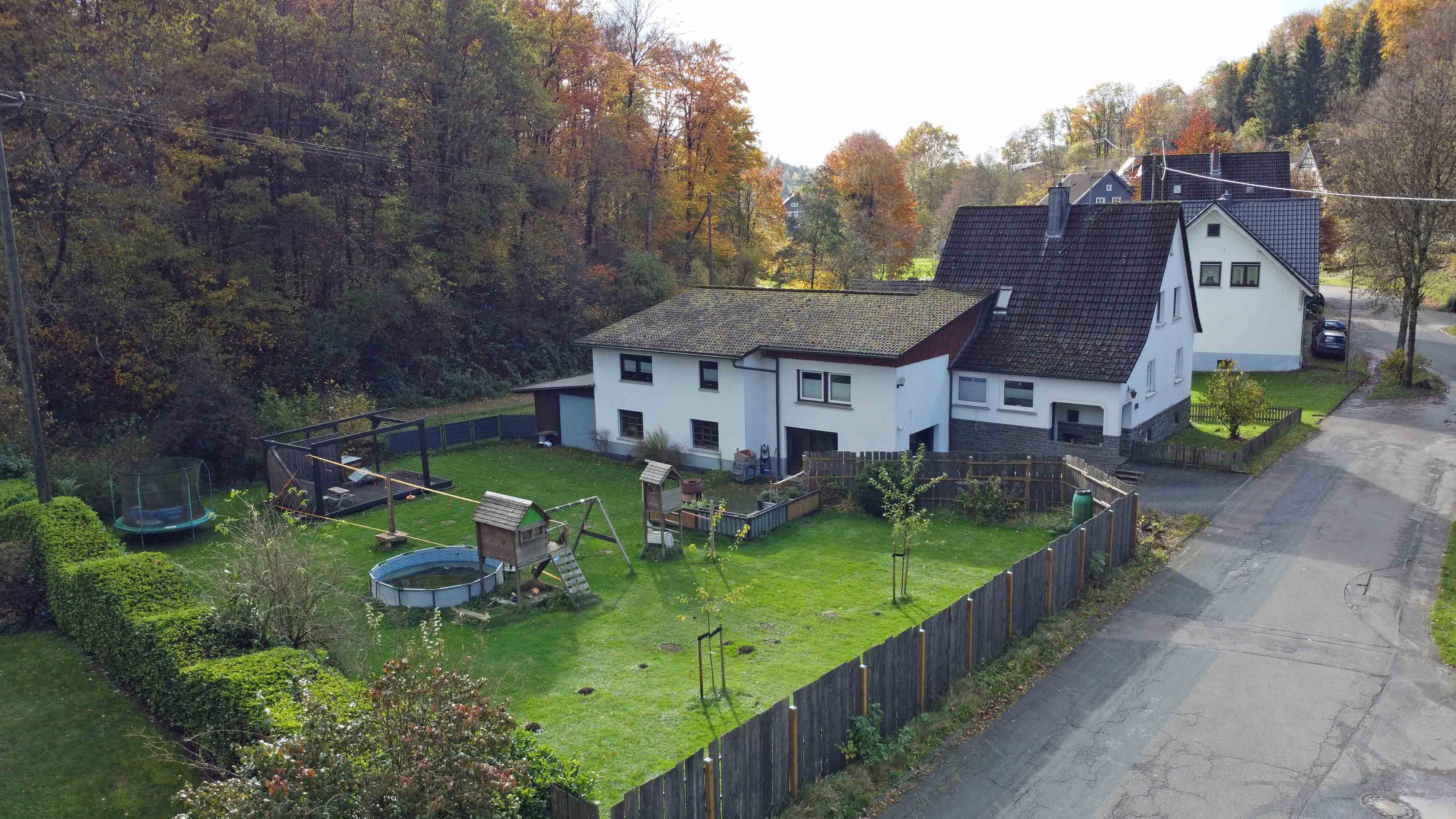 390 2-452 - Morsbach-Ellingen: Viel Platz und ohne Renovierung beziehbar