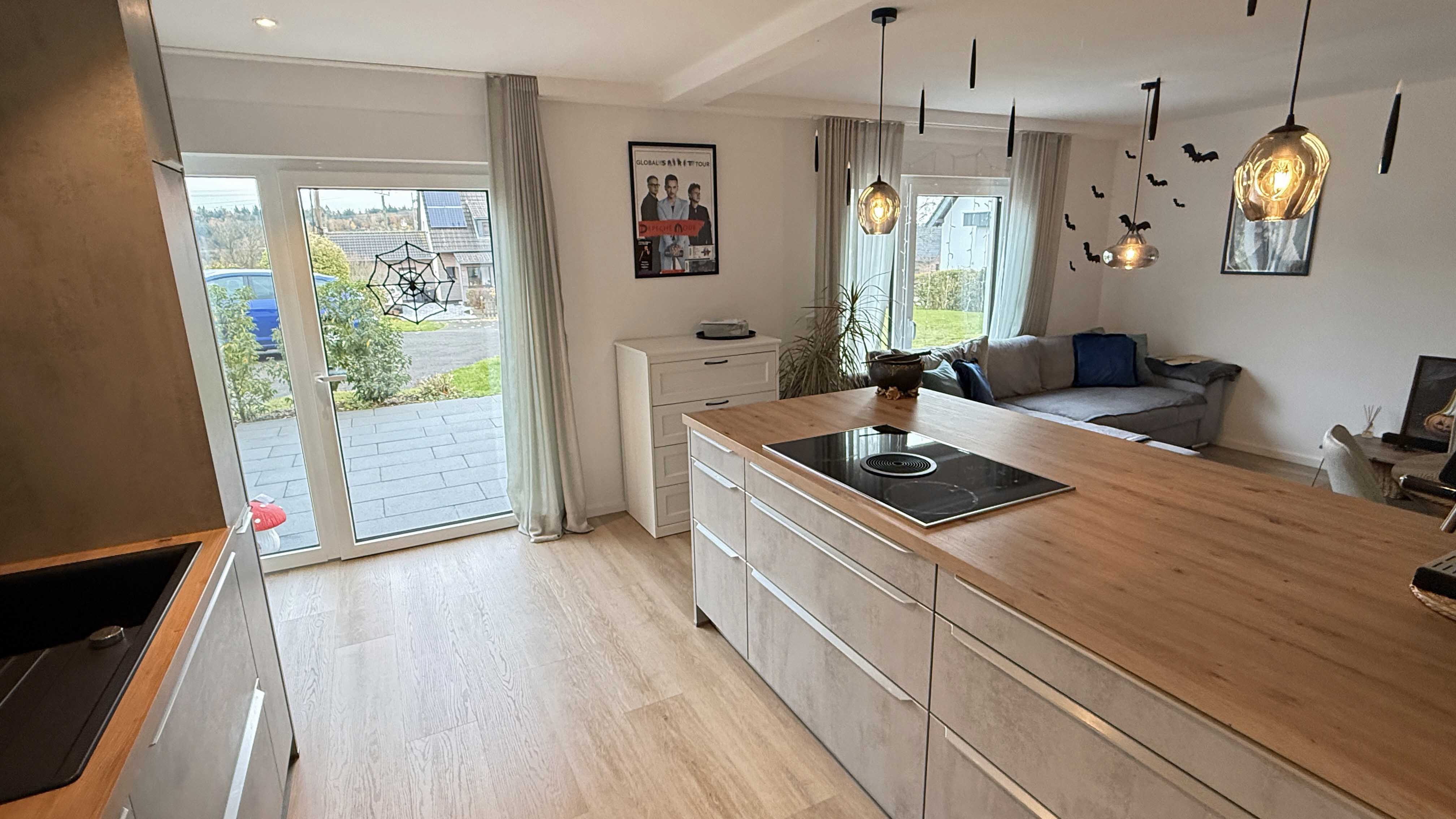 Morsbach-Seifen: EFH mit ELW in ruhiger Ortsrandlage, Die Einbauküche (2022) ist im KP enthalten