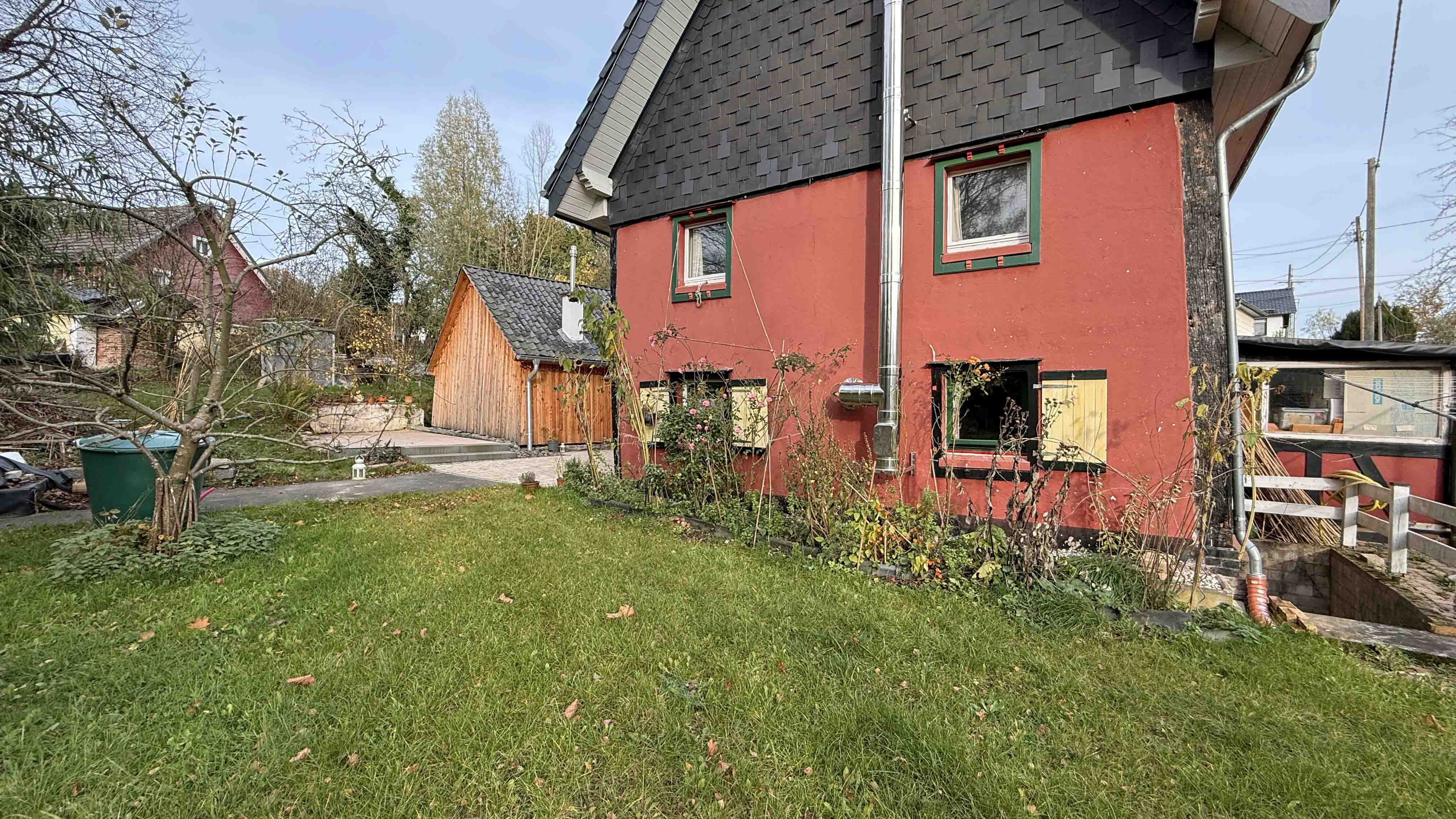 Ruppichteroth: Charmantes Öko-/Fachwerkhaus mit Dachatelier, ...auf 1.033 m² Gartengrundstück