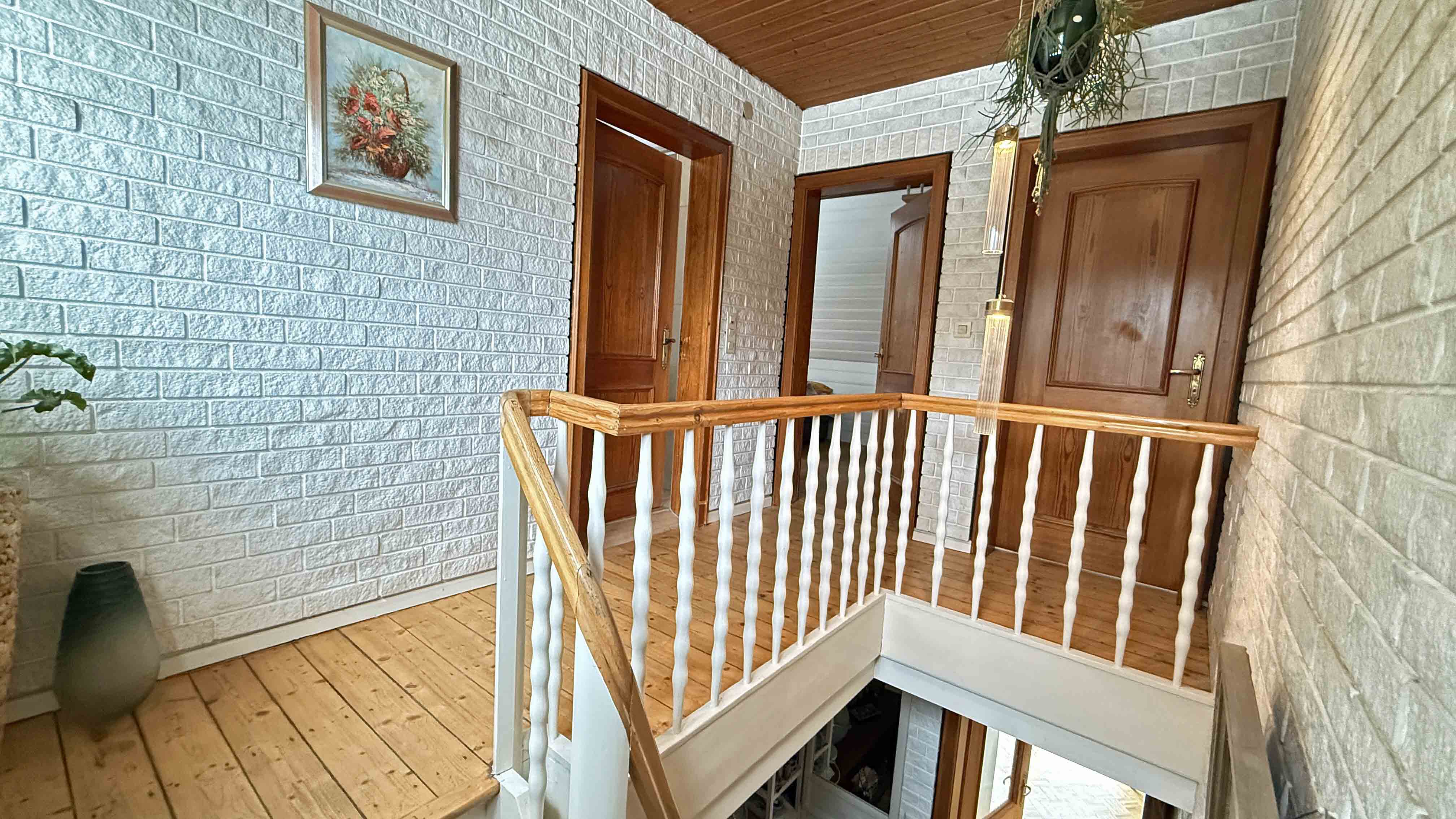 Reichshof-Nosbach: Wohlfühlhaus mit PV-Anlage, Stromspeicher und Wallbox, DG mit 2 Zimmern und...