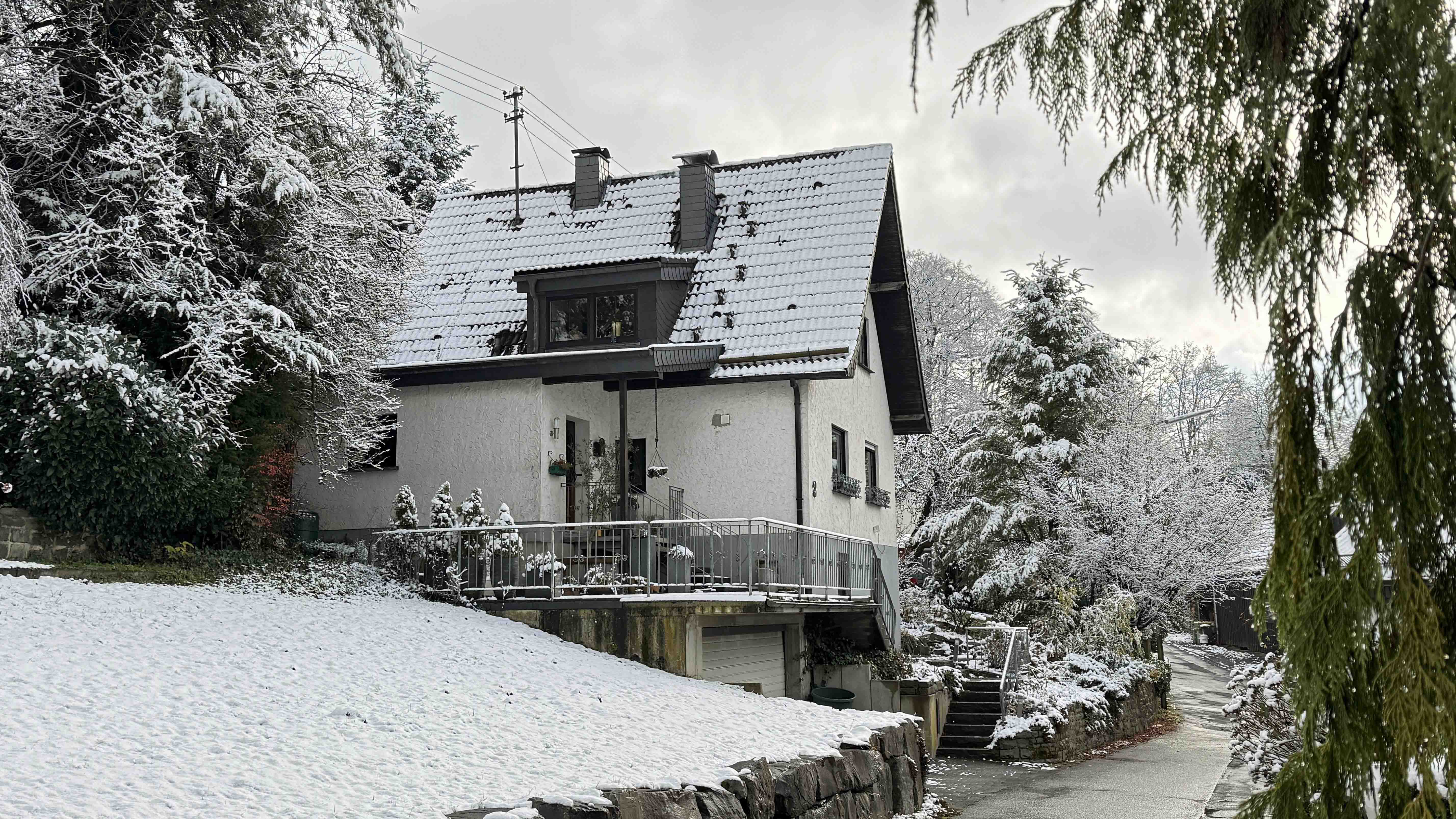 Reichshof-Nosbach: Wohlfühlhaus mit PV-Anlage, Stromspeicher und Wallbox, ruhige, idyllische Lage in Reichshof Nosbach...