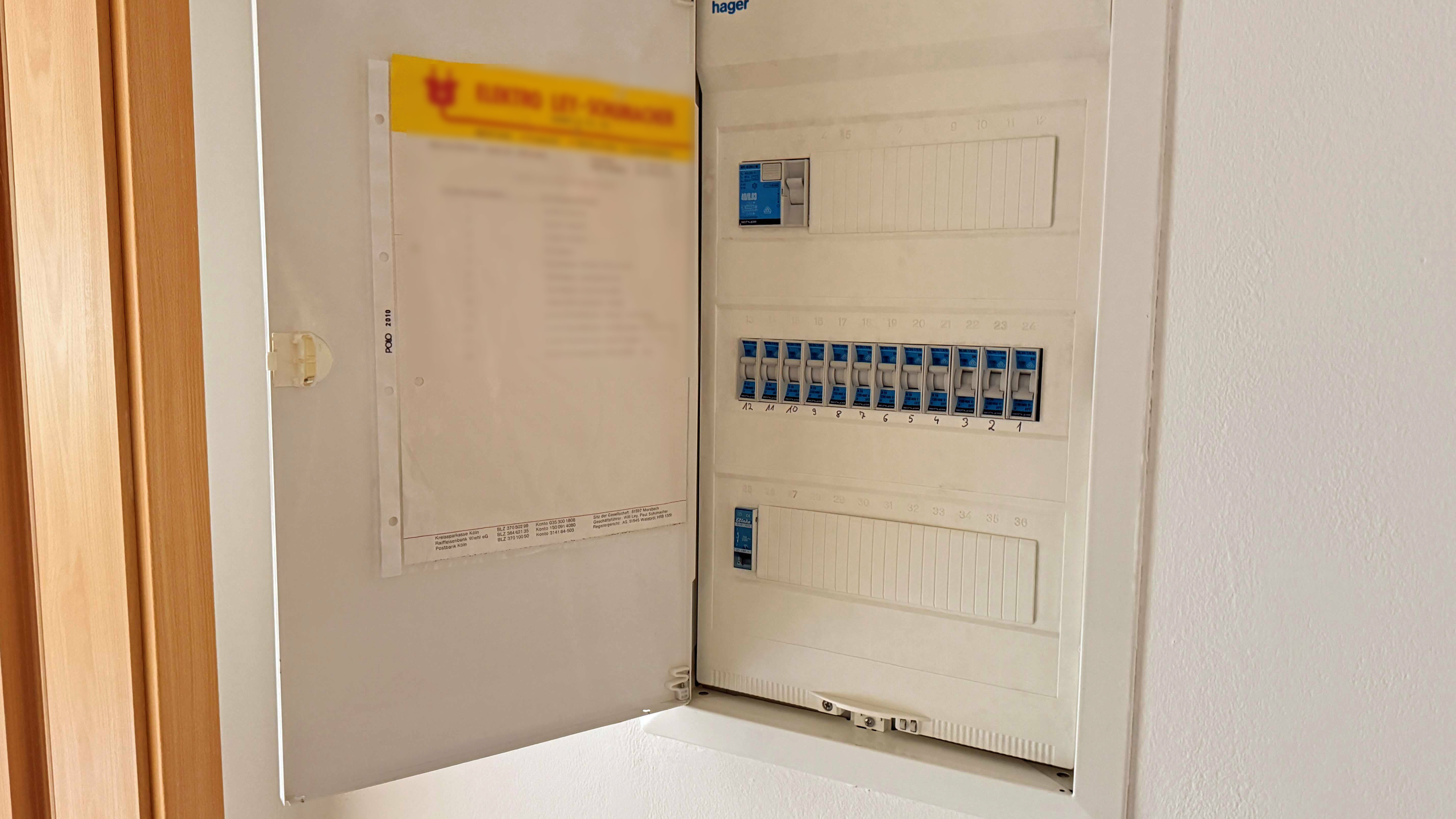 Morsbach: Gepflegte 4-Zimmer-Eigentumswohnung mit 2 Parkplätzen, moderne Elektro- u. Wasserinstallationen, Bj. 1996