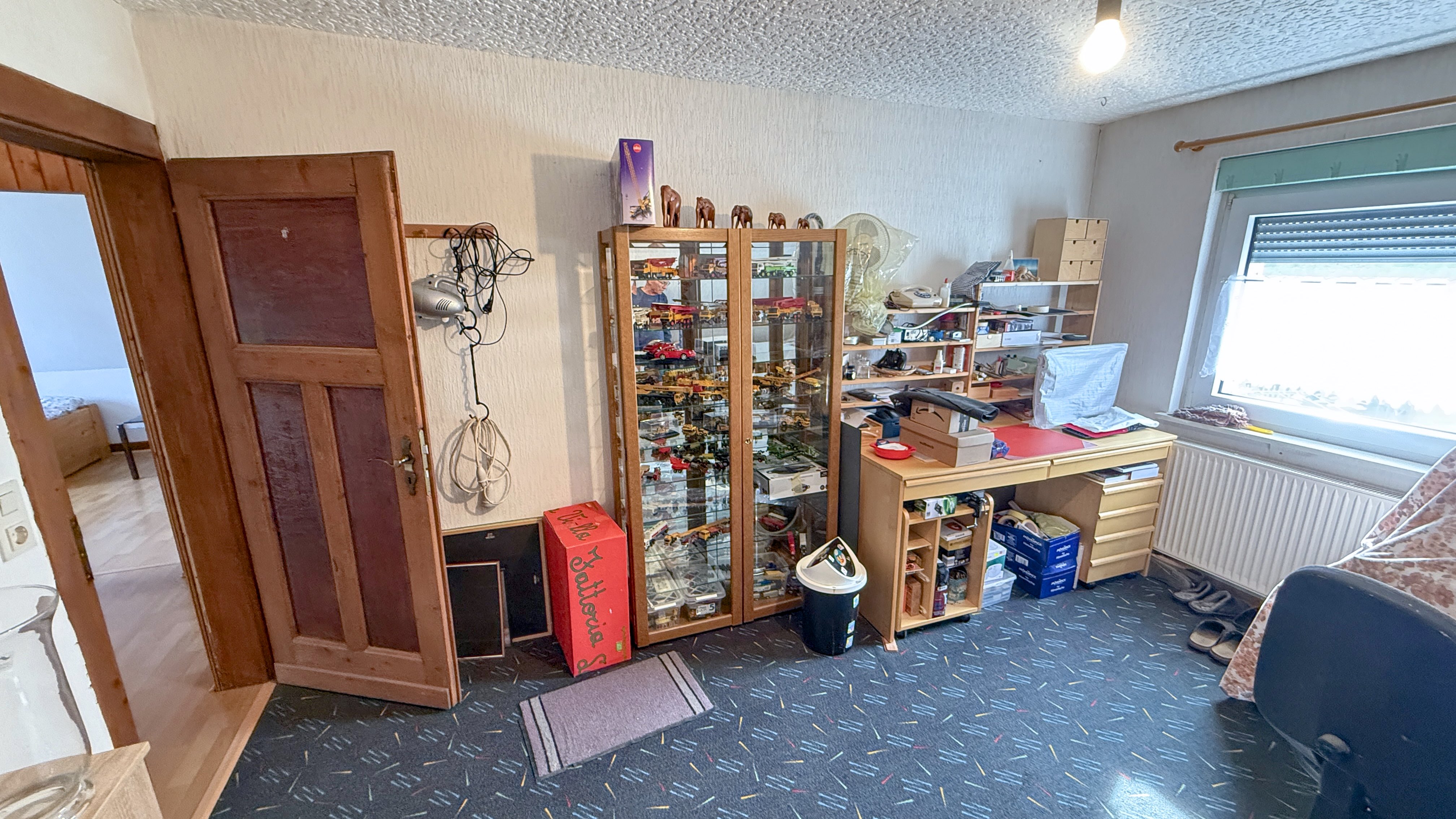 Morsbach-Katzenbach: Gepflegtes Wohnhaus mit großem Garten, 