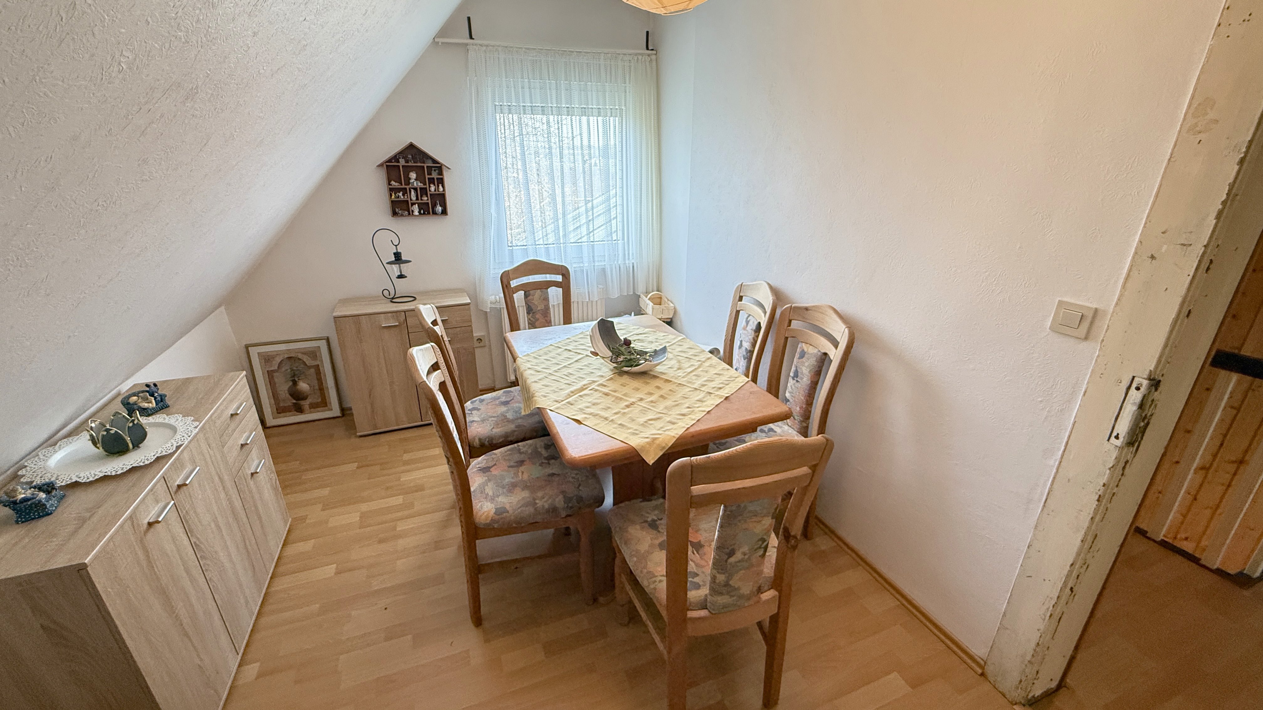 Morsbach-Katzenbach: Gepflegtes Wohnhaus mit großem Garten, 