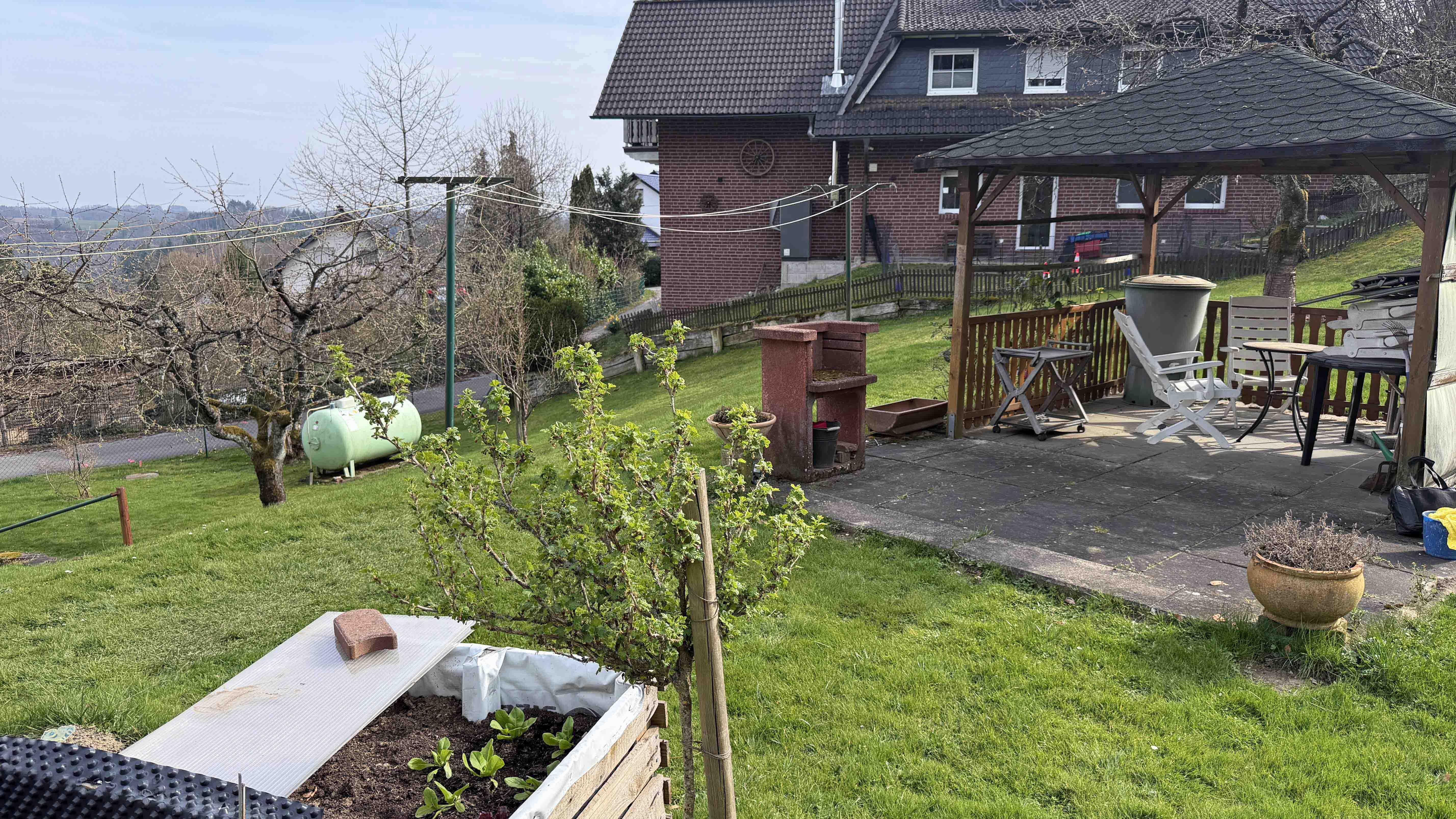 Morsbach-Katzenbach: Gepflegtes Wohnhaus mit großem Garten, 