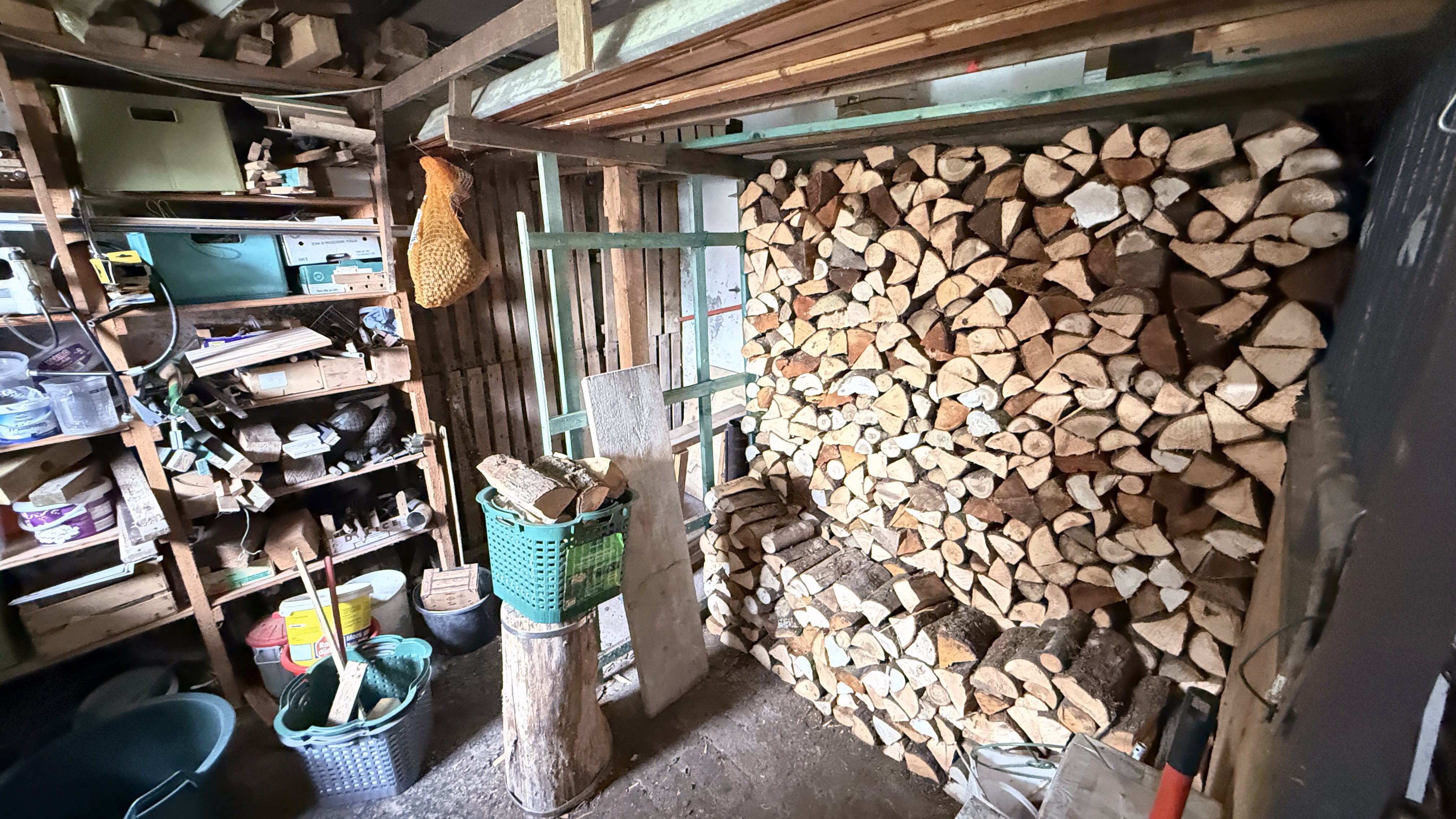 Morsbach-Katzenbach: Gepflegtes Wohnhaus mit großem Garten, 