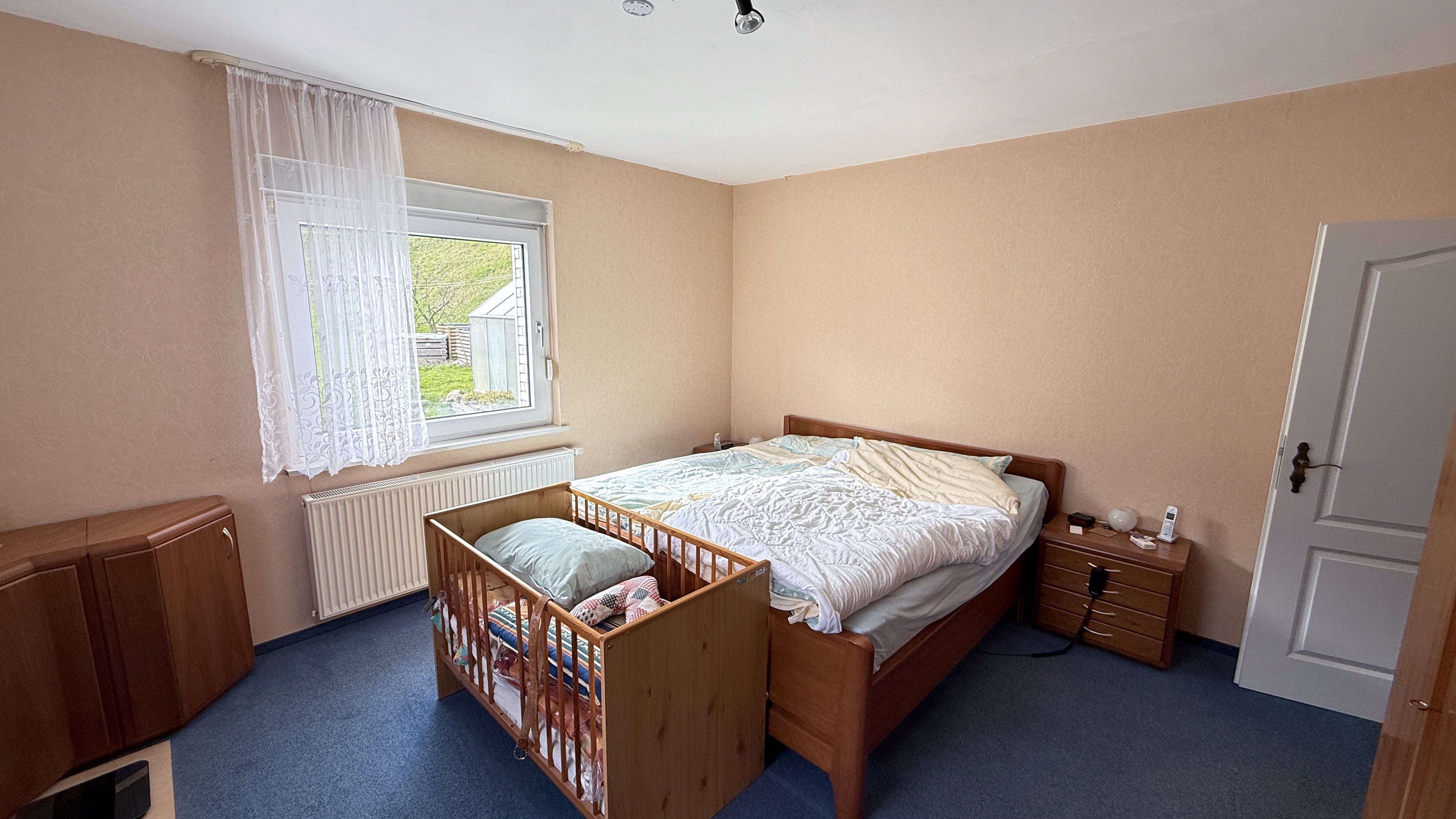 Morsbach-Katzenbach: Gepflegtes Wohnhaus mit großem Garten, Schlafzimmer (19 m²) im EG und... 