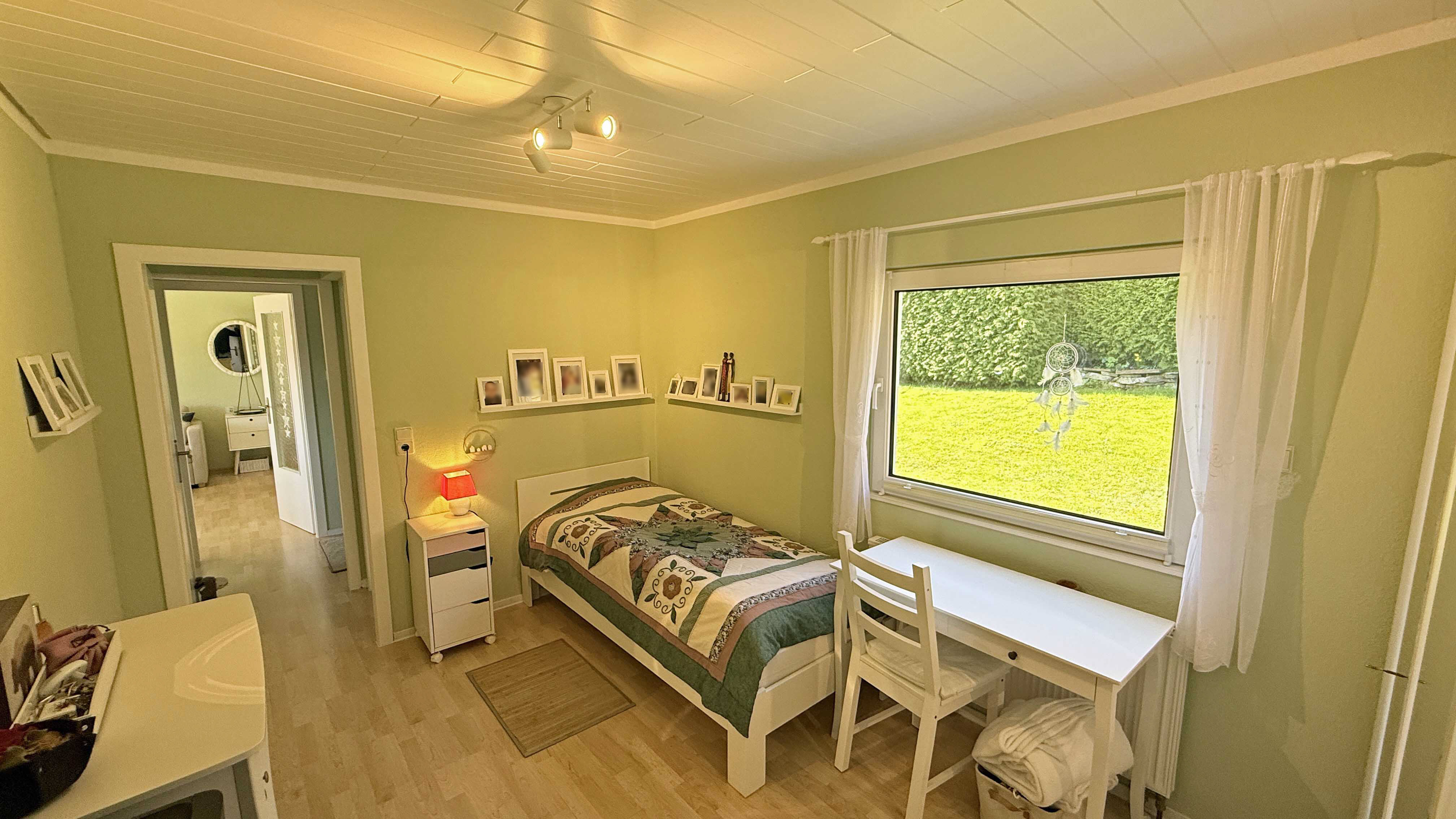 Morsbach-Böcklingen: Top gepflegtes kleines Idyll mit Panorama-Logenplatz, Alle Räume sind ohne  Renovierung sofort beziehbar