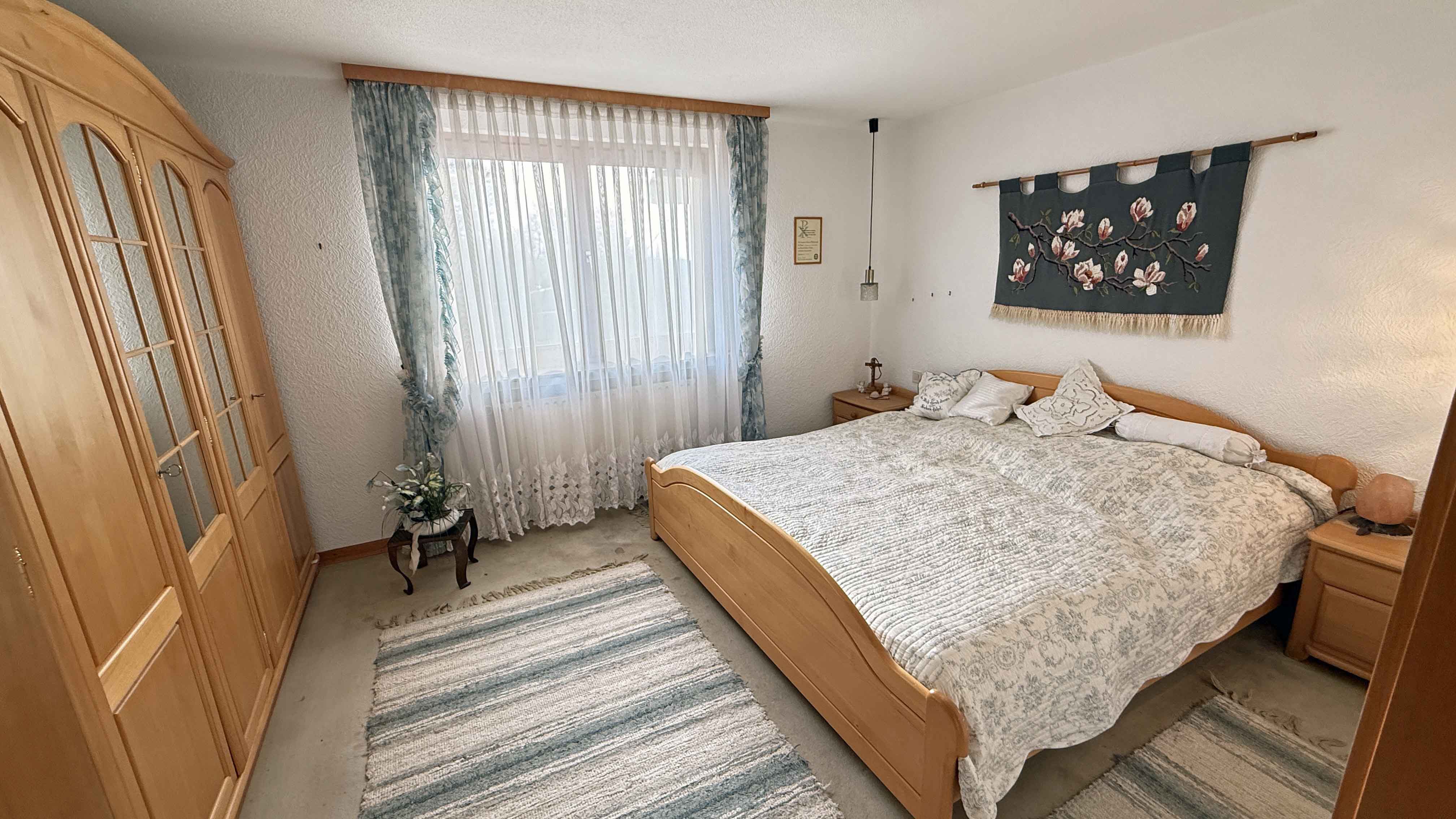 Reichshof-Nosbach: Gemütliches Fachwerkhaus mit großer Terrasse, Schlafzimmer mit dirktem Zugang zum...