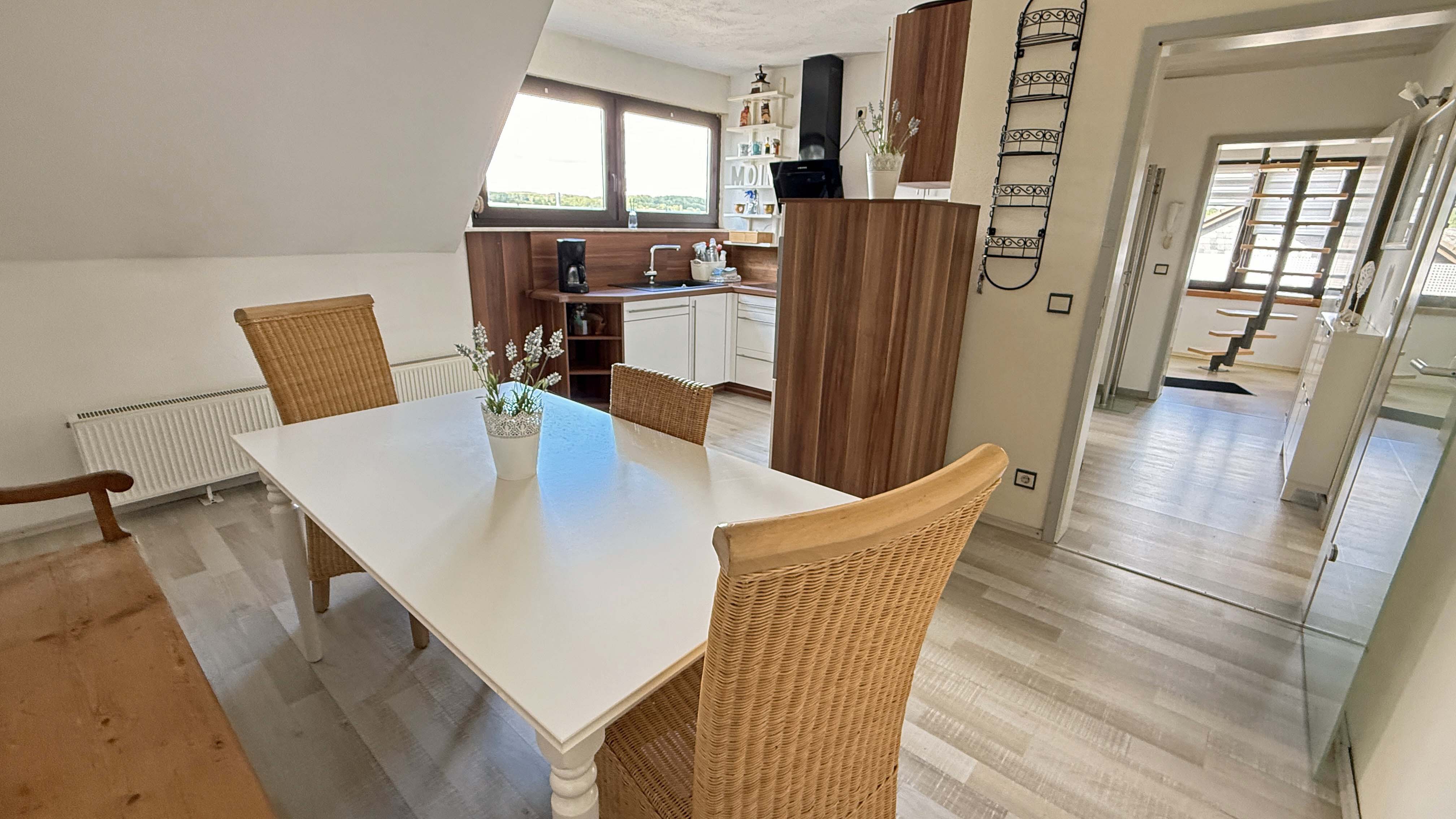 VERKAUFT - Wenden: 1-2 Familienhaus in schöner, zentraler, ruhiger Wohnlage, ...gemütlichem Essplatz