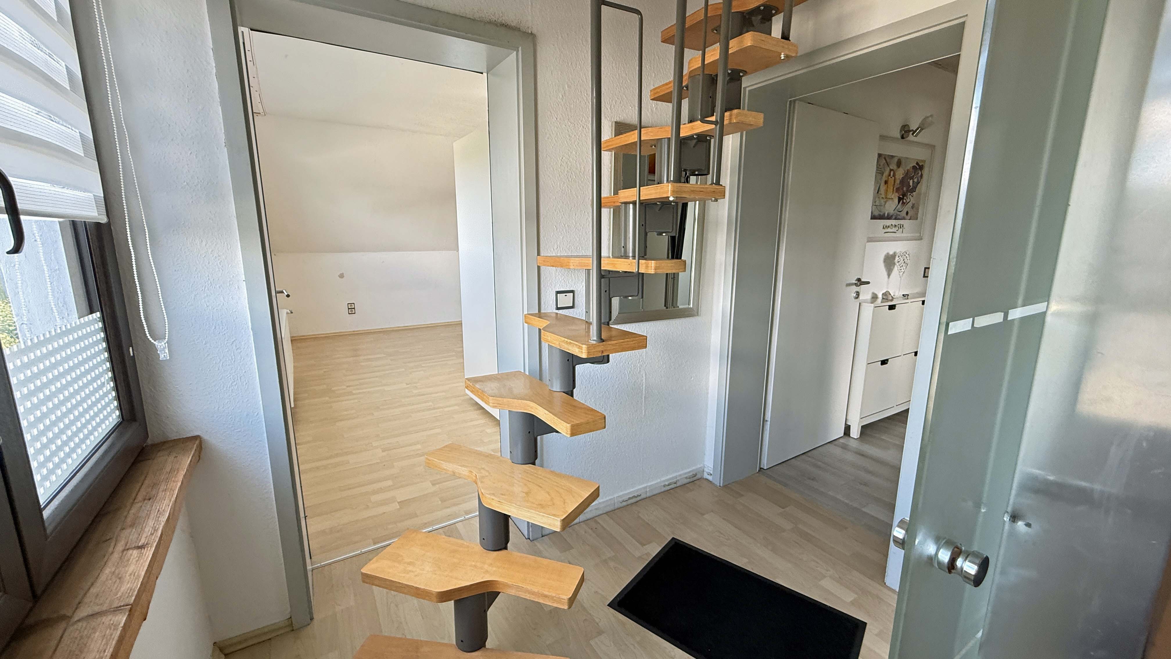 VERKAUFT - Wenden: 1-2 Familienhaus in schöner, zentraler, ruhiger Wohnlage, Spartreppe zum...