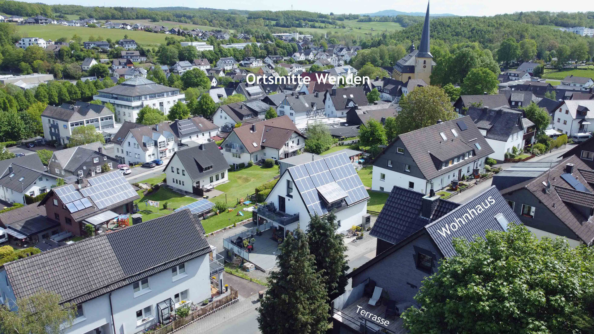 VERKAUFT - Wenden: 1-2 Familienhaus in schöner, zentraler, ruhiger Wohnlage, herrliche Wohnlage am Zentrum von Wenden